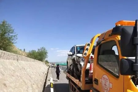 新疆奇台高速拖车-故障抢修